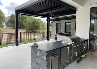 outdoor kitchen